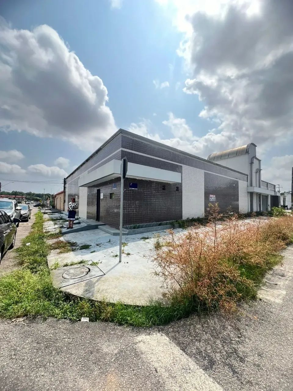 Prédio comercial na Marambaia