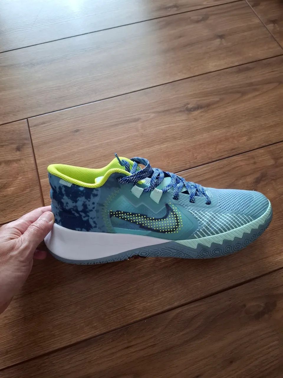 Tenis Nike Kyrie Flytrap 42 - Foto 2