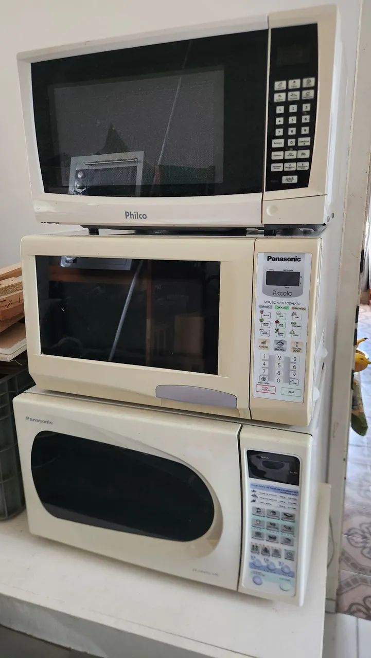 3 microondas com avarias