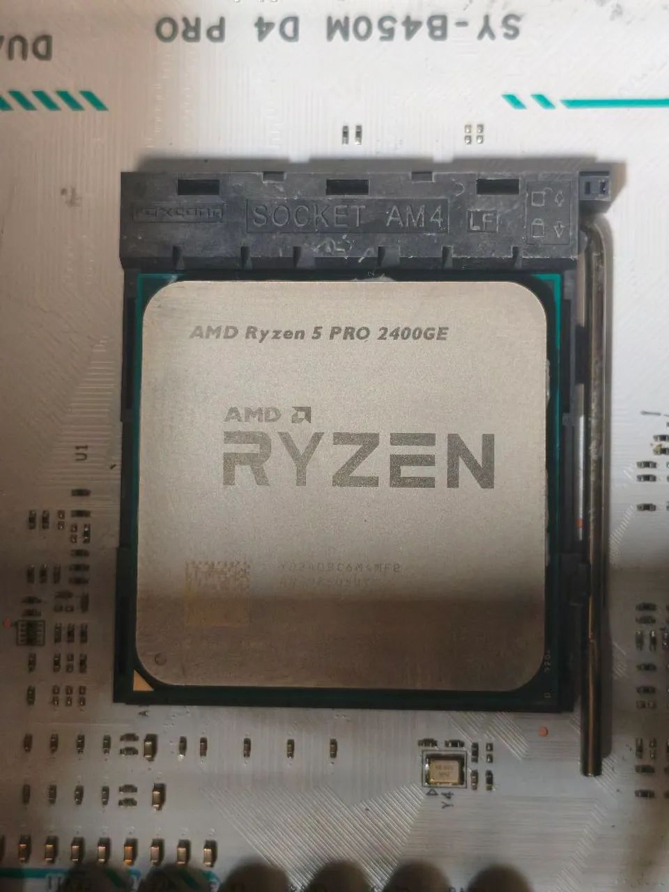 Ryzen 5 PRO 2400Ge - Foto 2