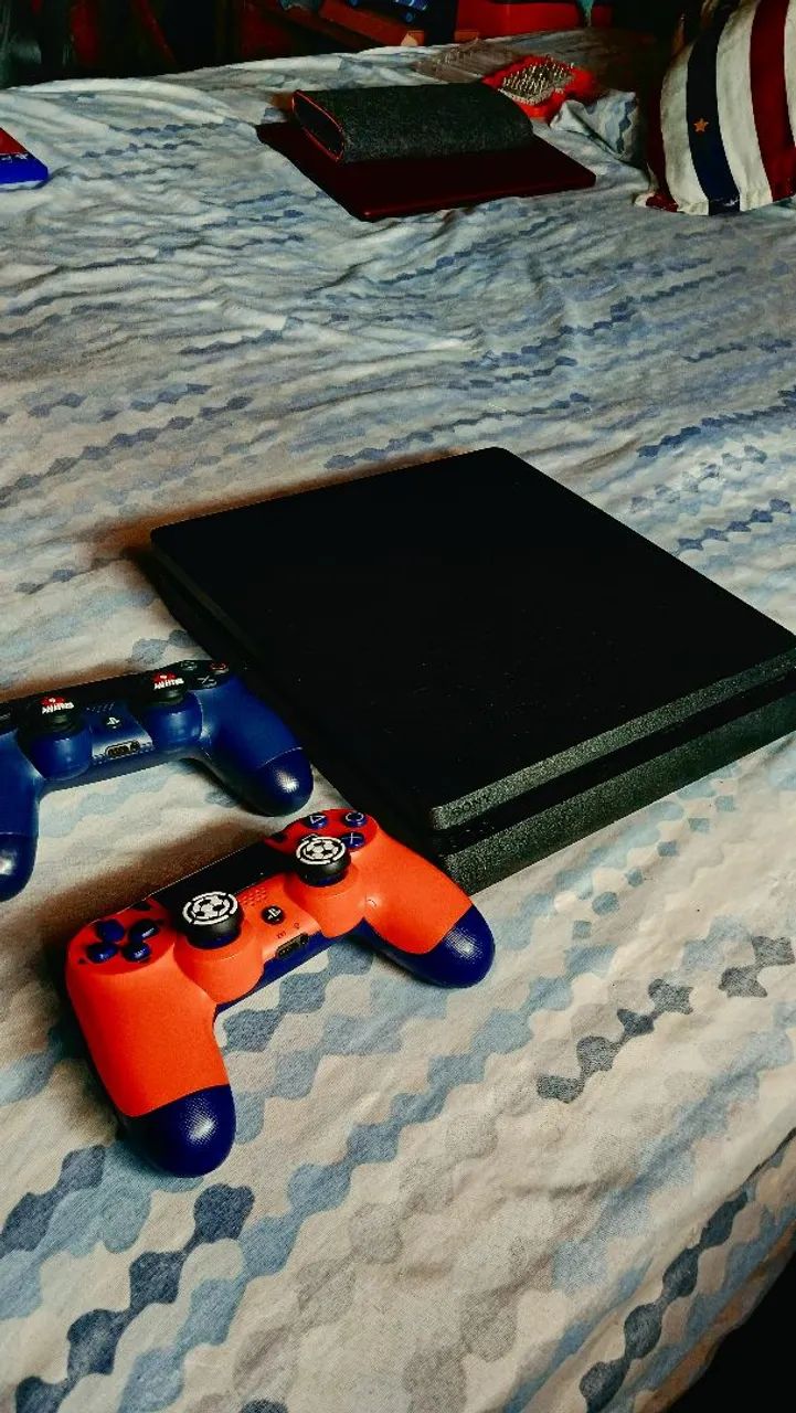 PS4 SLIM 1TB