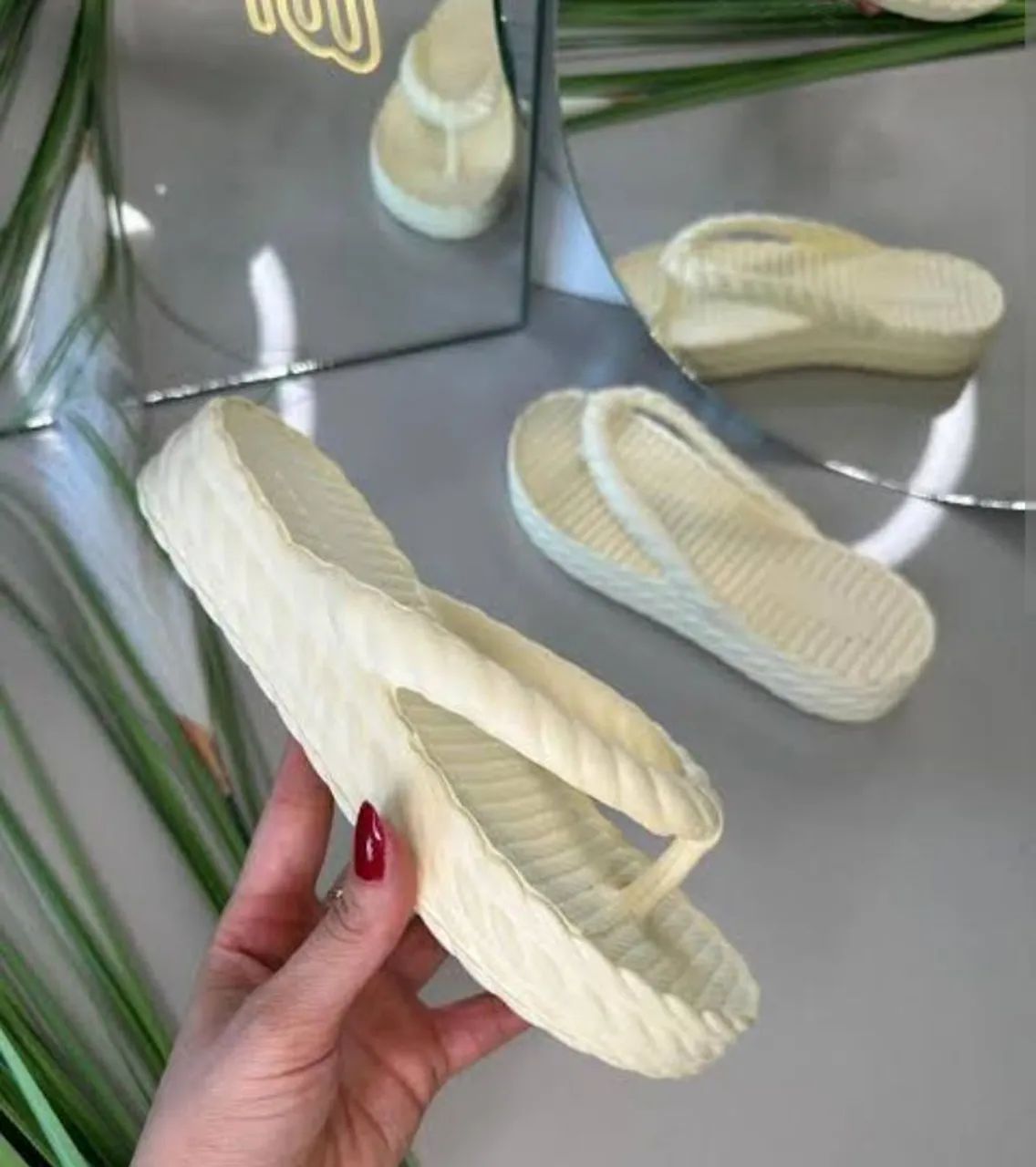 Chinelo nuvem