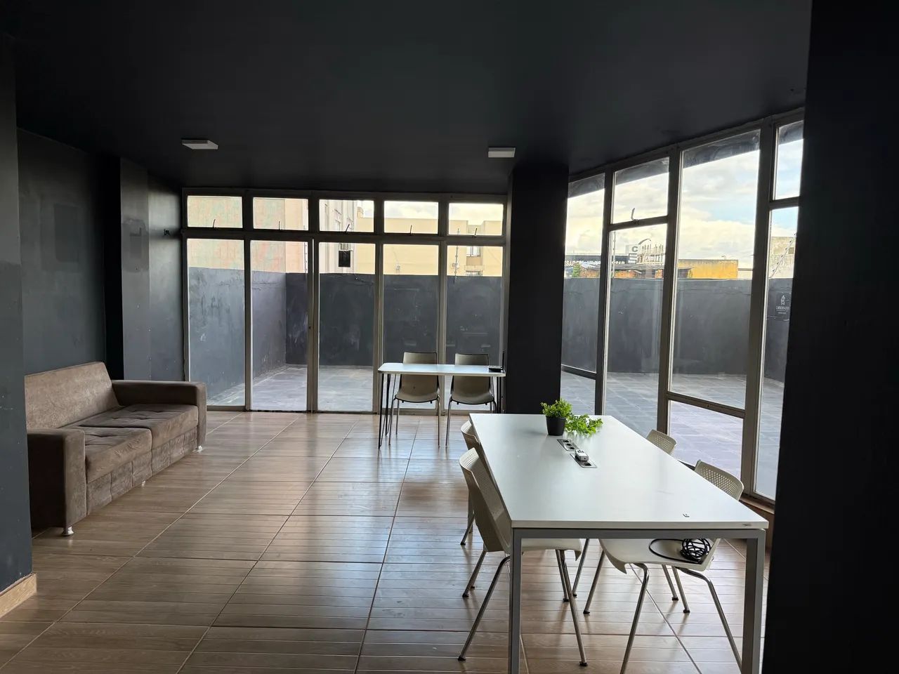 ALUGO SALA MOBILIADA NA AV. GETÚLIO VARGAS - Foto 3