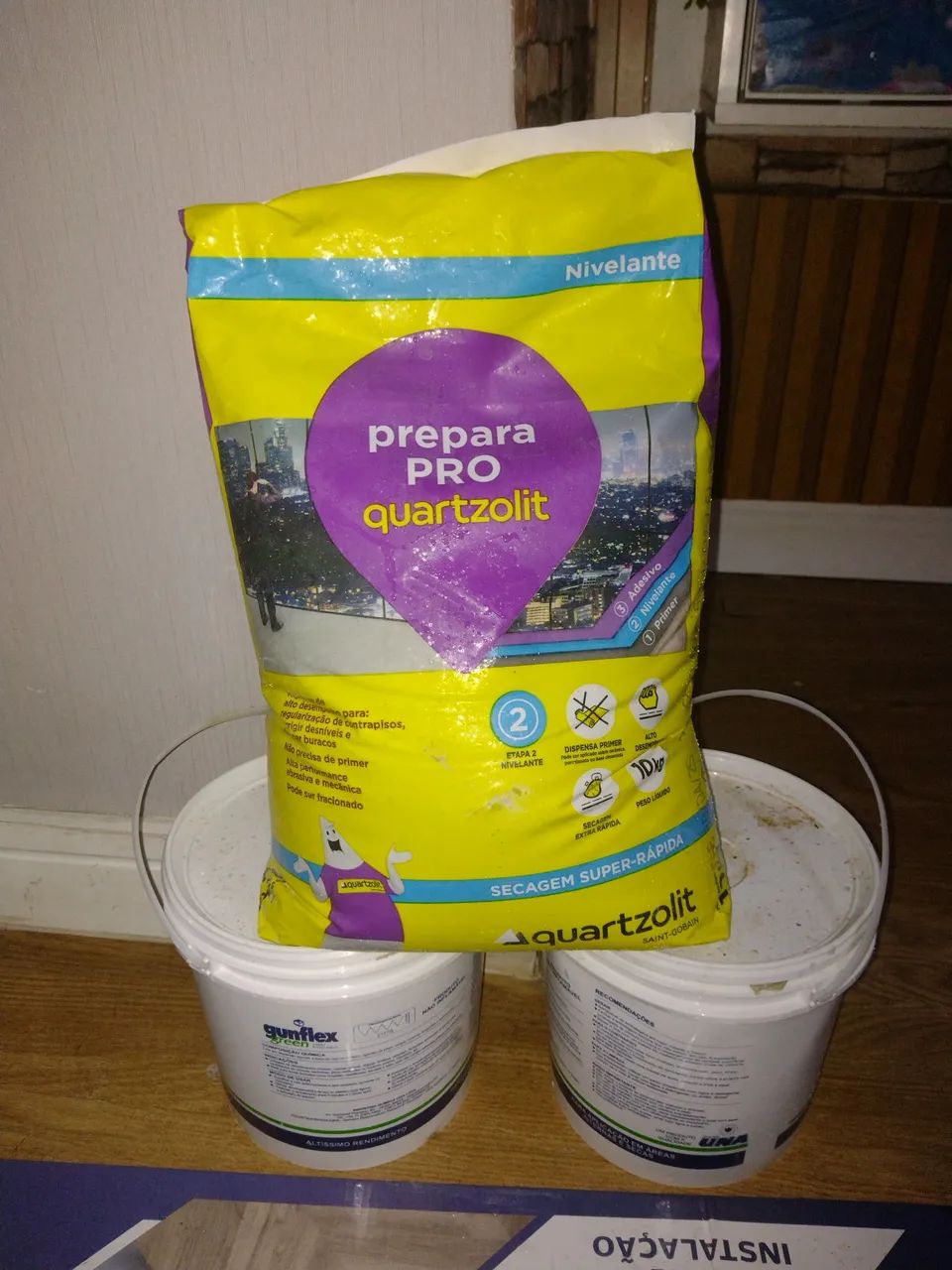 Cola para piso vinílico 