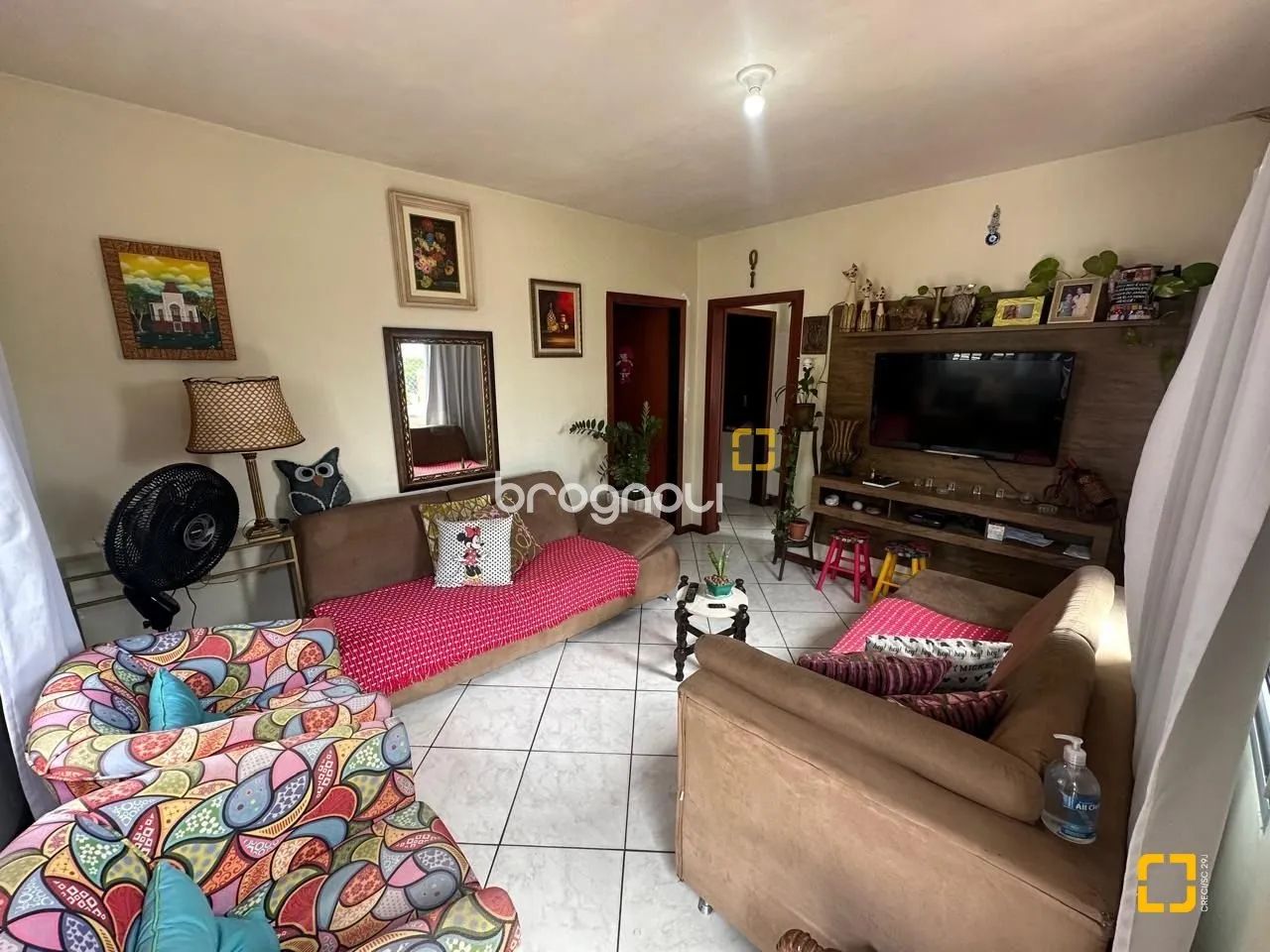 Casa com 02 pisos, 01 kitinet - Foto 2