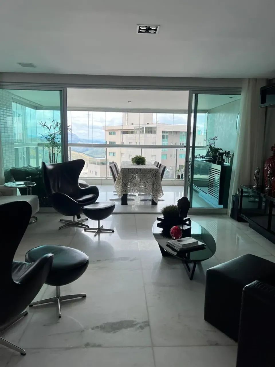 Apartamento de 4 Quartos no Vila da Serra