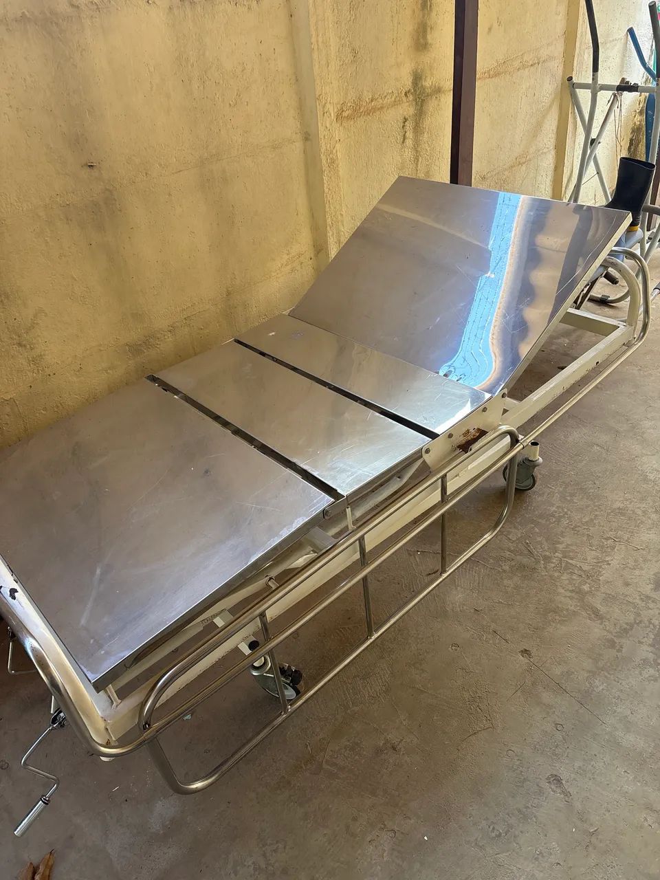 Cama Hospitalar (manivela) - Foto 4