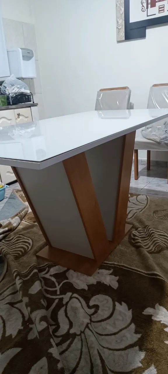 Mesa com tampo de vidro, com 6 cadeiras 100% MDF - Foto 3