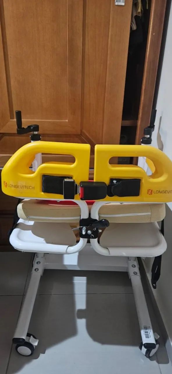 Cadeira de transferência e banho longevitech - Foto 4