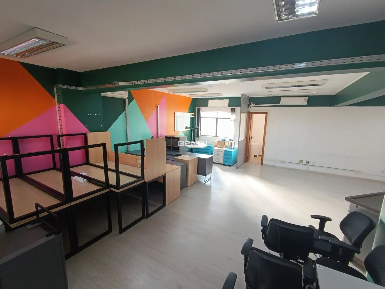 Sala comercial com 103 m2 mobiliada, no centro de Canoas Sala comercial com 103 m2 mobilia - Foto 3