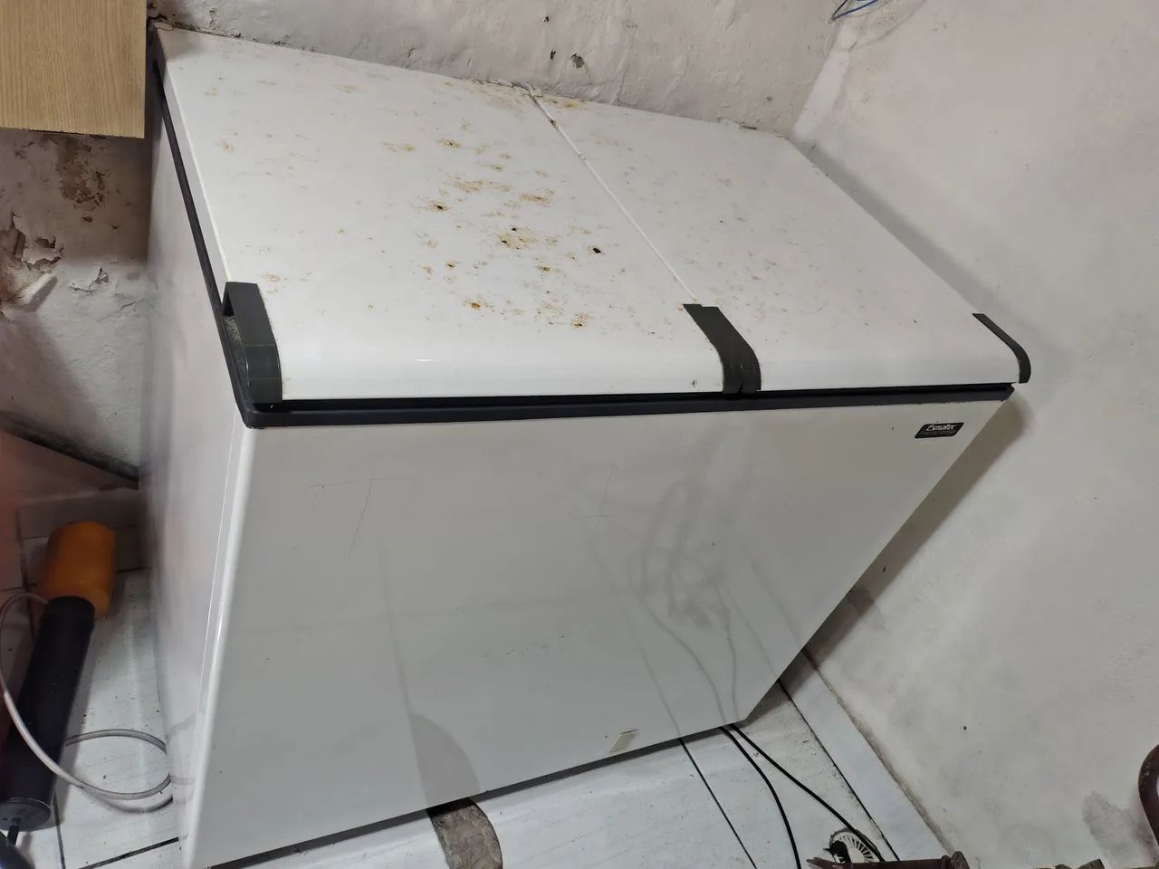 Vendo freezer eletrolux 305l - Foto 2