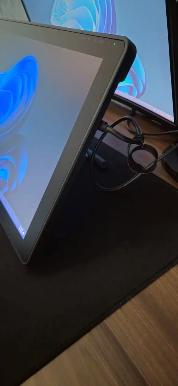 Huion Kamvas Pro 22'' + Caneta e Cabos Originais - Foto 3