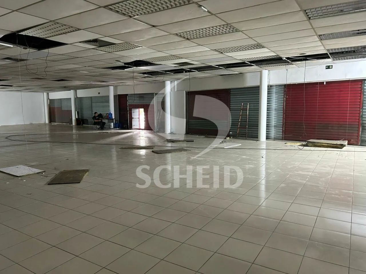 EXCELENTE LOJA, 2.000 m² de CONTRUÇÃO, ESTACIONAMENTO AMPLO - Foto 4