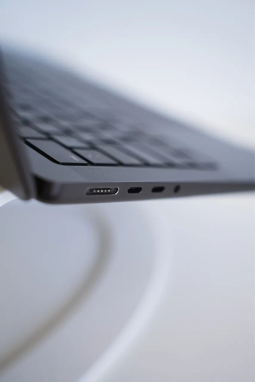 Macbook Pro 14" M3PRO  - Foto 4