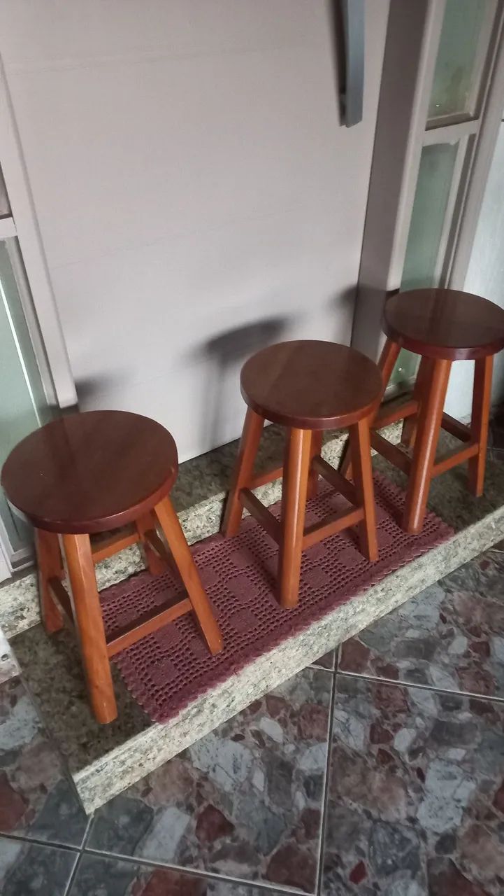 Banquetas de madeira  - Foto 3