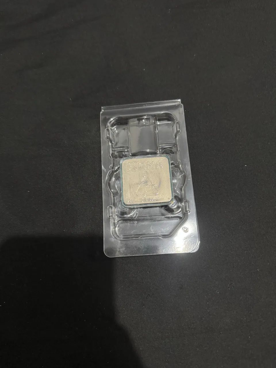 Processador AMD Ryzen 5 3400G (Acompanha coolerbox)