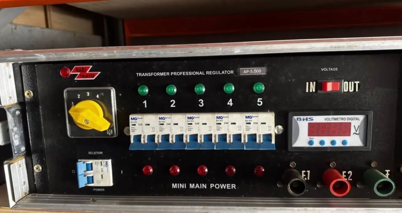 Main power estabilizador com 220/110 e steck