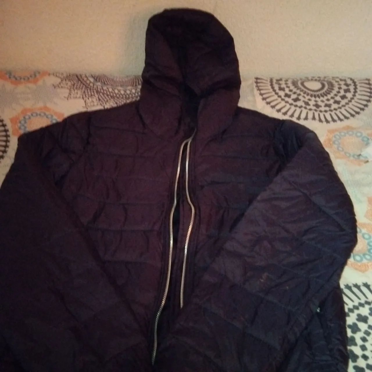 jaqueta puffer com capuz - Foto 4