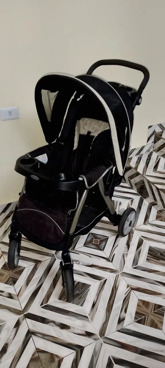 Carrinho de bebê com bebê conforto GRACO 