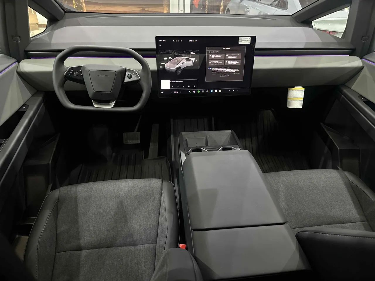 Tesla Cybertruck Foundation, foto 2 de 15