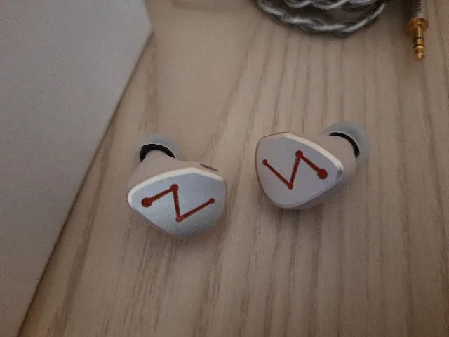 Fone Letshuoer DZ4 - IEM 3 drivers dinâmicos - Foto 3