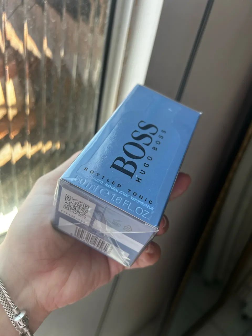 Perfume HUGO BOSS BOTTLED TONIC - 50ml - Foto 3