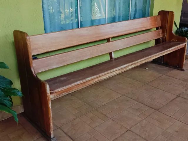 2 Bancos de madeira de 2.5 metros de comprimento(Tipo banco de Igreja)