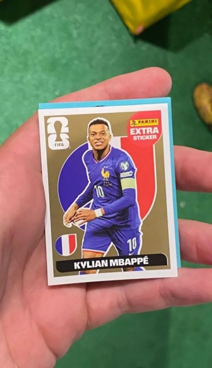 Figurinha legend Mbappe dourado/gold