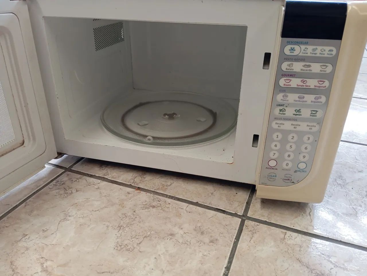 Microondas Eletrolux em perfeito estado  - Foto 4