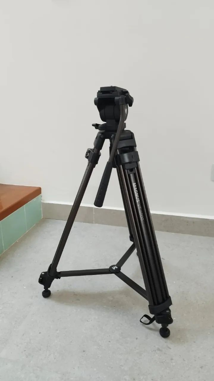 Magnus Sistema de tripé VT-4000 com cabeça fluida
