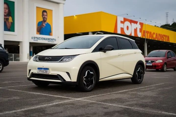 BYD Dolphin EV (Elétrico) 2026
