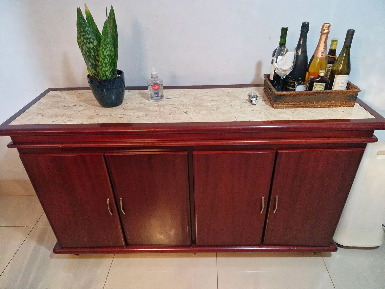 Conjunto Mesa de Madeira e mármore travertino e também Buffet. - Foto 4