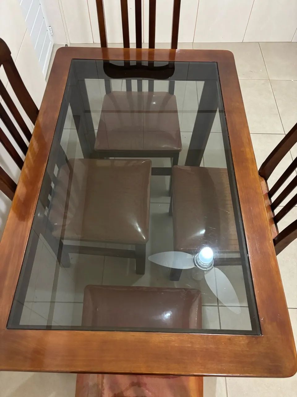 Mesa retangular com tampo de vidro e 4 cadeiras  - Foto 2