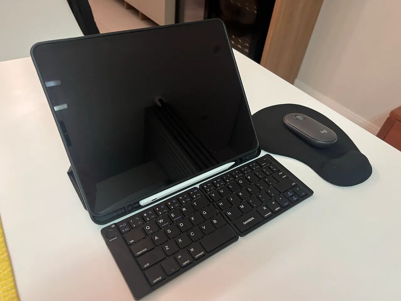 iPad Pro 12,9? 6ª geração 128GB M2 + Kit completo (Pencil, capa, teclado, mouse)