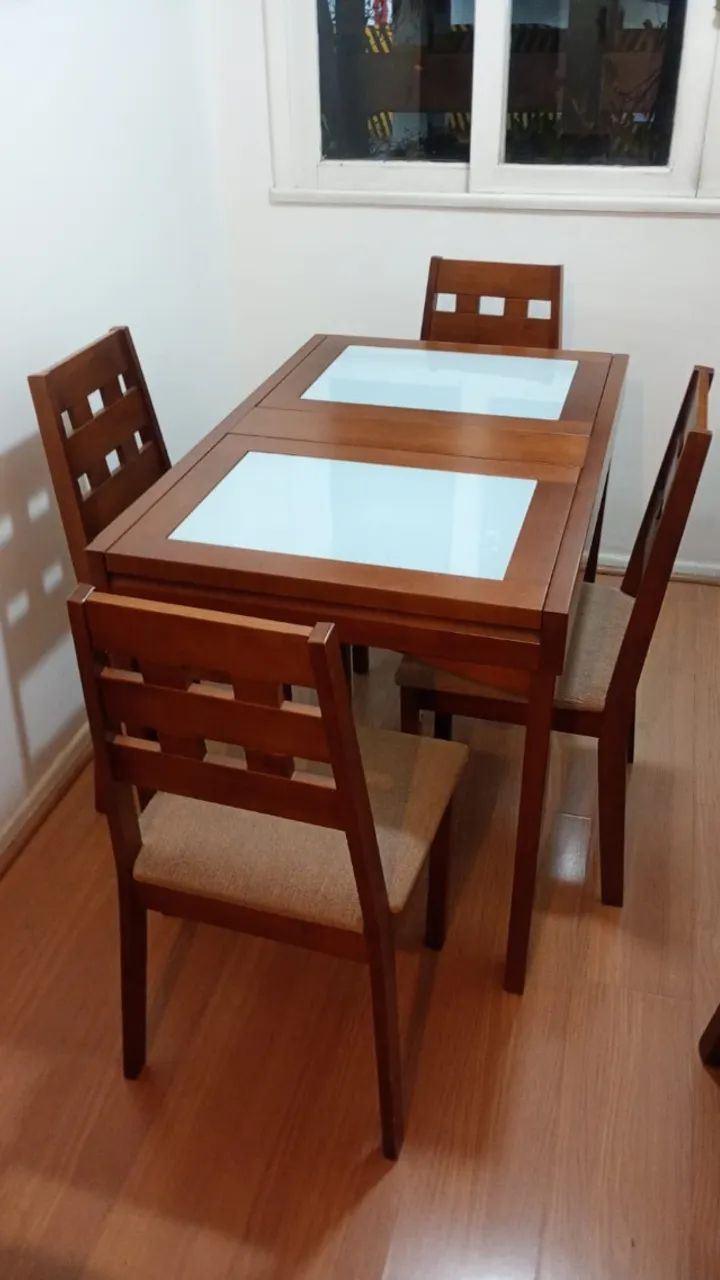 Conjunto Mesa de Jantar Extensível Retangular com 4 Cadeiras