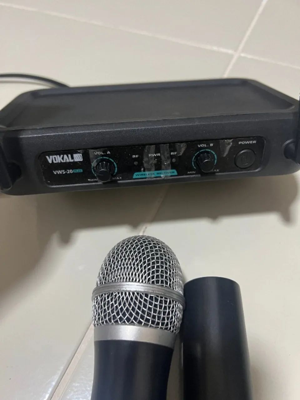Microfone Sem Fio Vokal VWS-20 Plus - Duplo | VHF Profissional - Foto 3