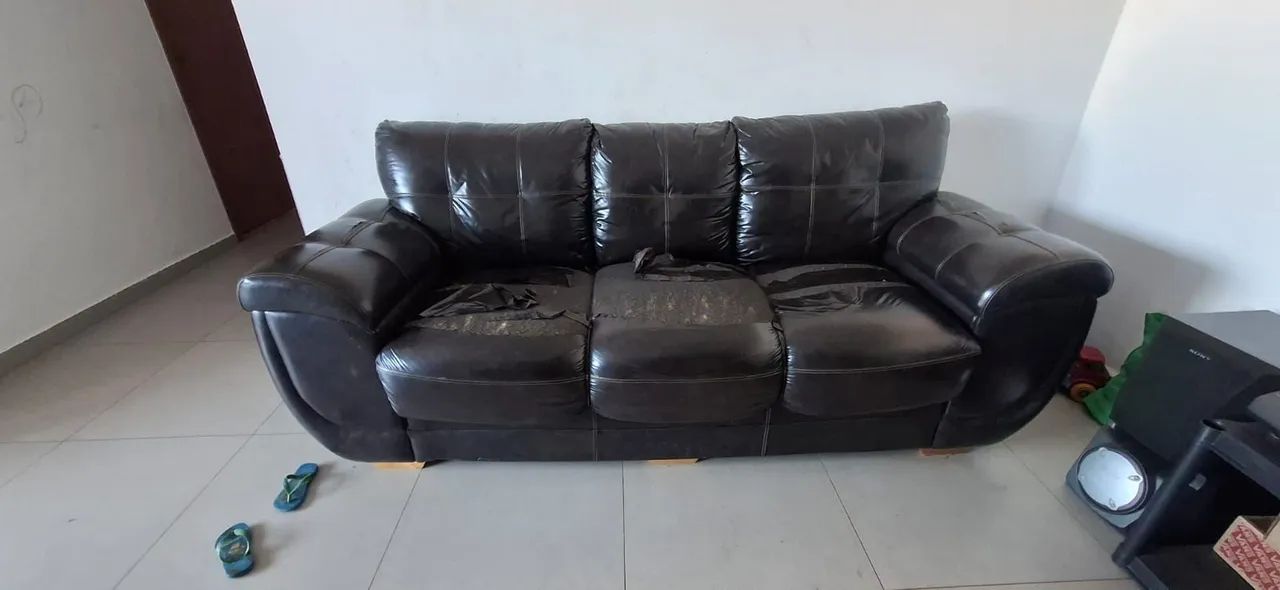 Vendo sofá de courino para restauração. - Foto 5
