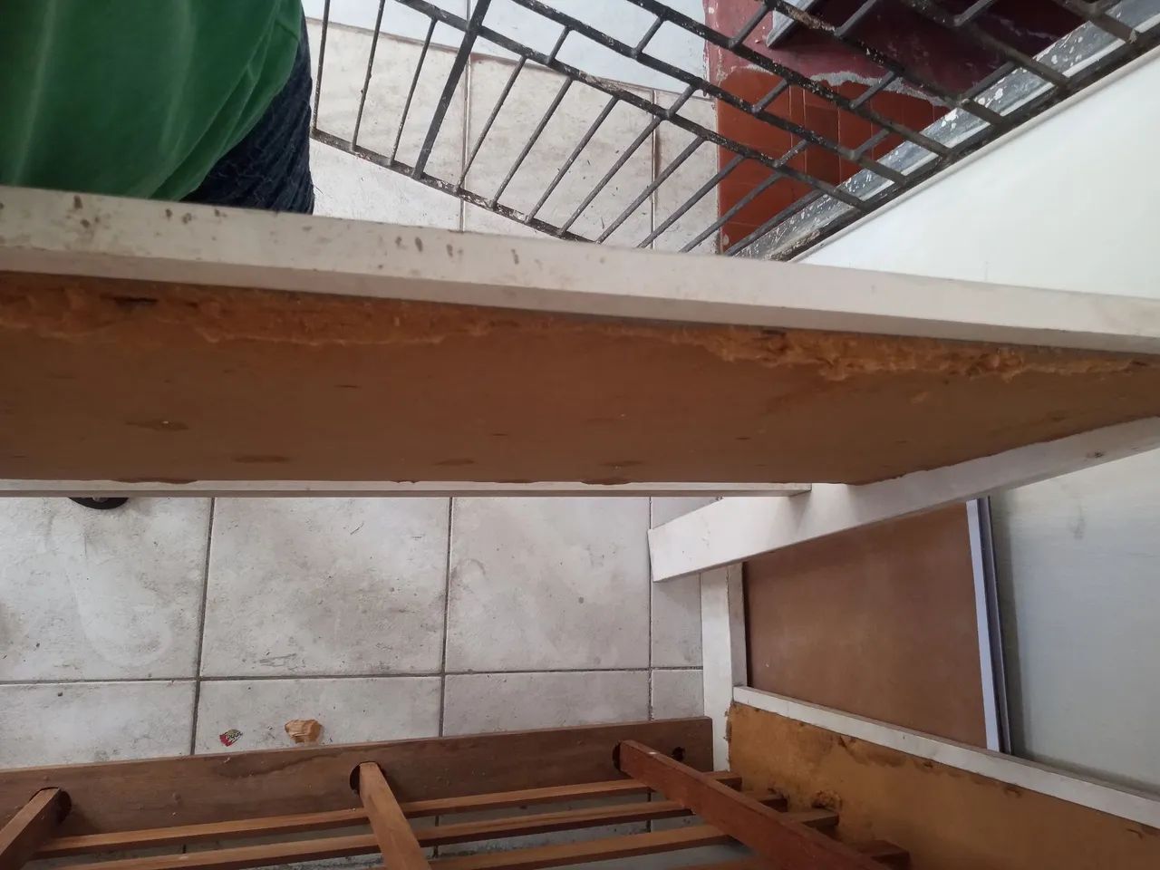 Vendo cama de casal de madeira!  Usada - Foto 3