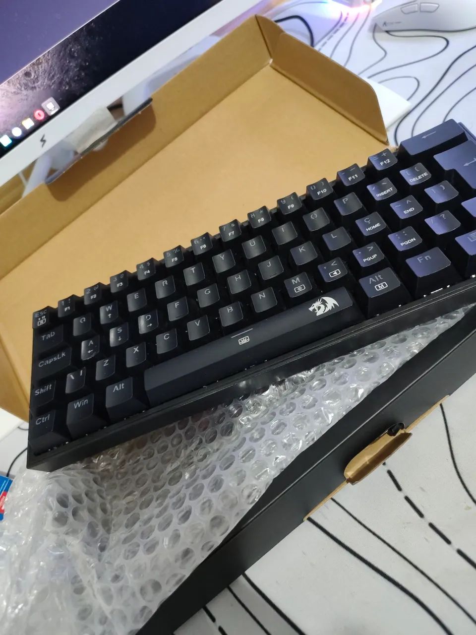 Teclado Redragon Fizz ARGB PRETO - Foto 3