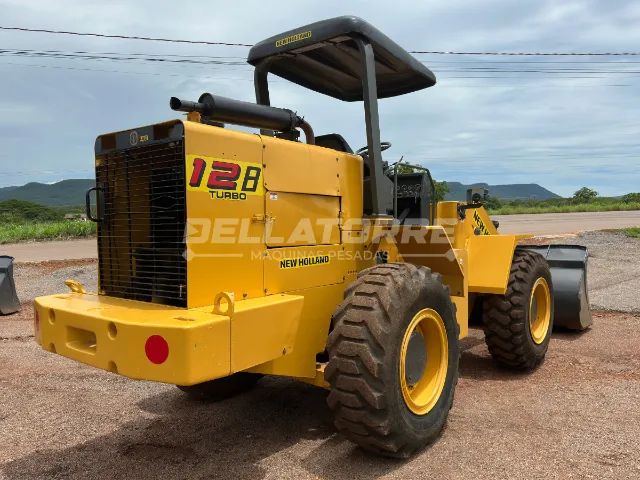 Pá Carregadeira New Holland 12B 2008 4x4 - Foto 5