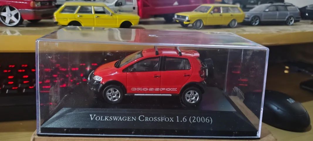 MINIATURA VOLKWAGEM CROSS FOX