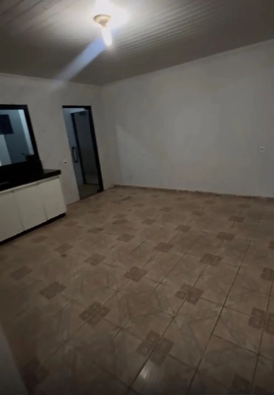 CASA À VENDA COM ESPAÇO PARA LOJAS E SOBRADO | 3 QUARTOS | 2 SUÍTES - Foto 2