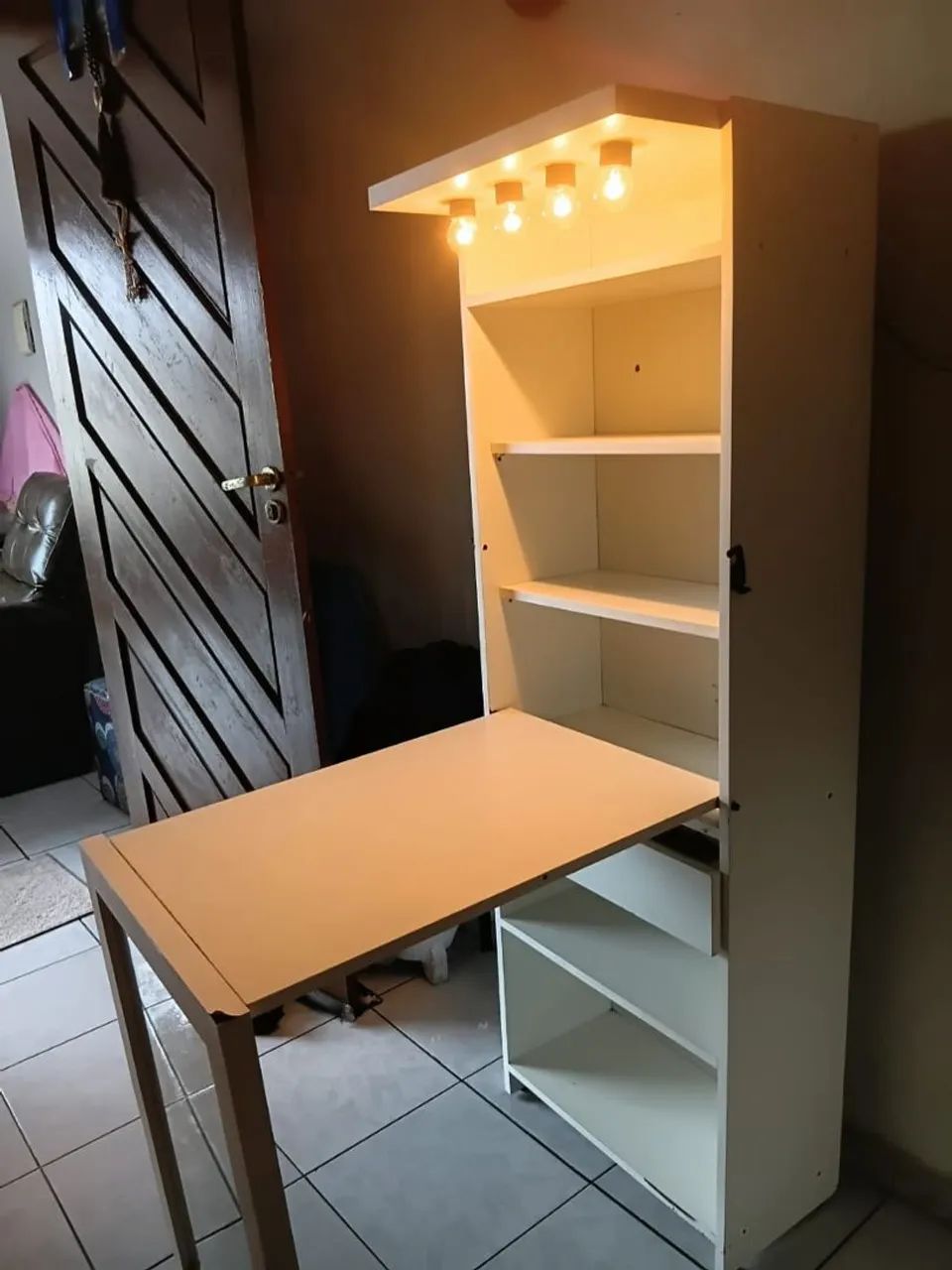 Vendo armário multiuso com mesa dobráve