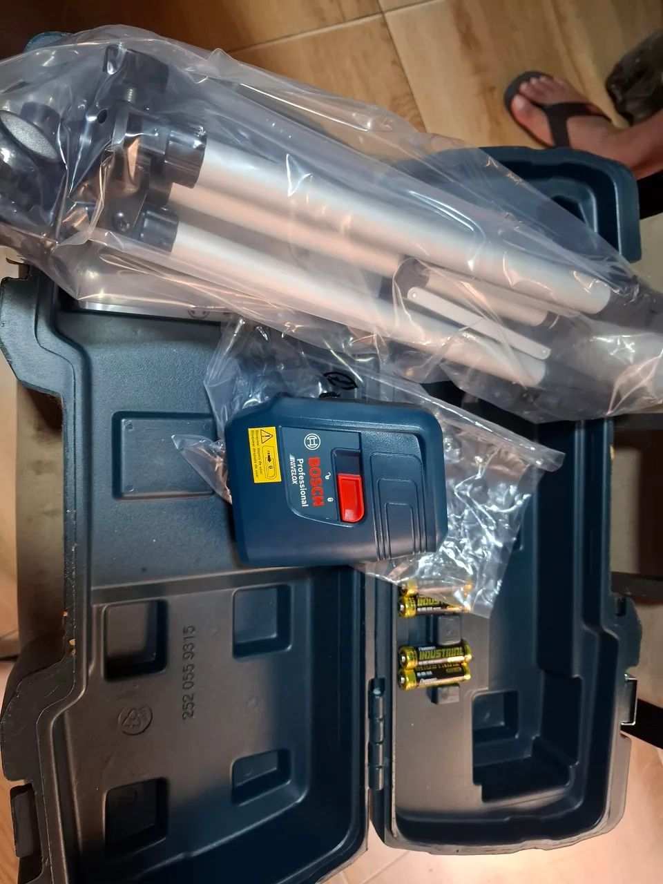 Nível a laser com tripé Boch - Foto 5