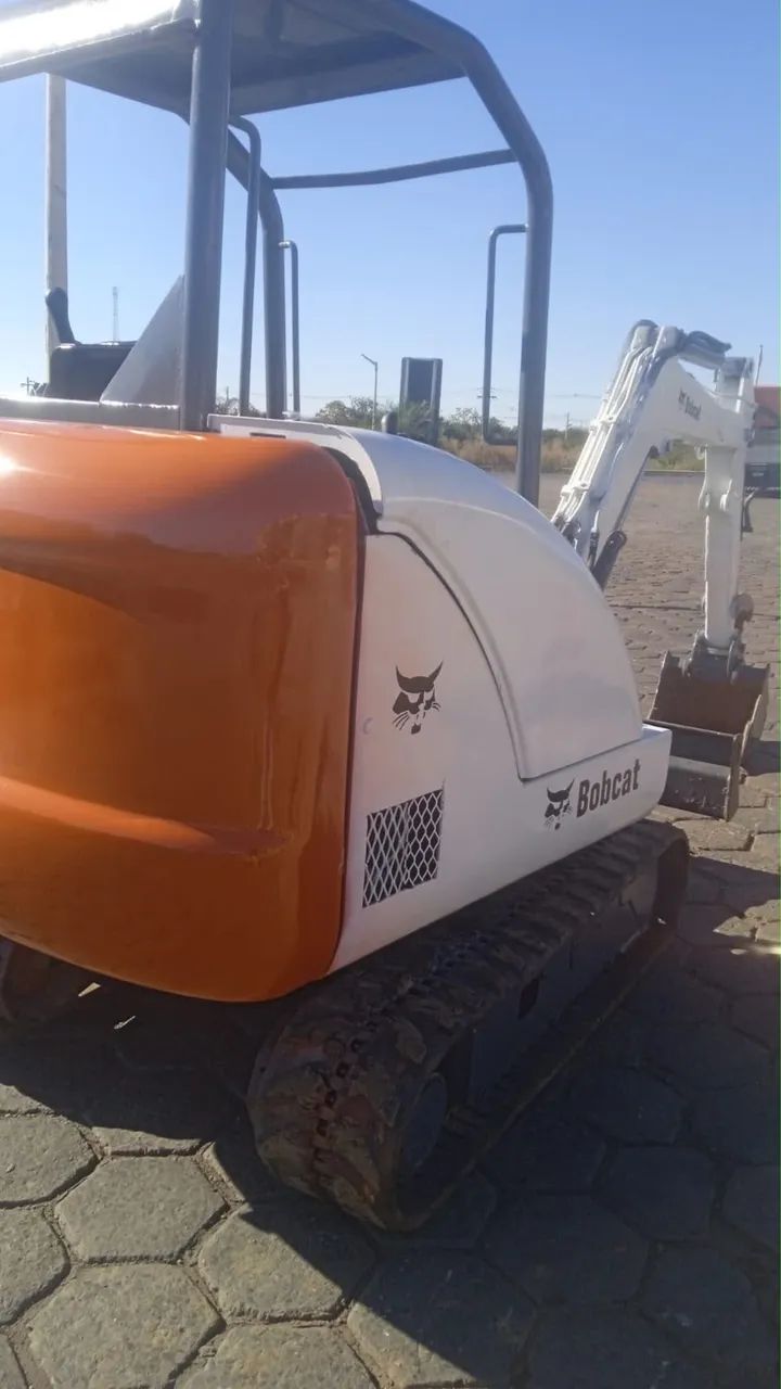 MINI ESCAVADEIRA BOB CAT 325 ANO 2012 - Foto 3