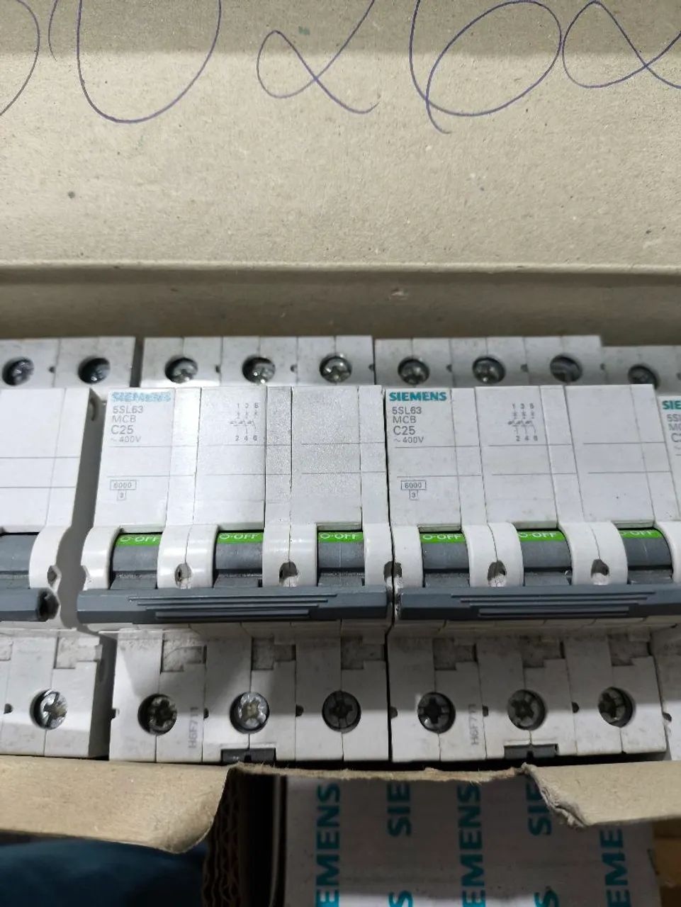 4 Disjuntores Siemens 25A Tripolar 