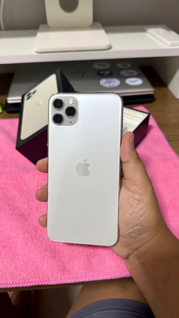 iPhone 11 Pro Max 64GB com Carregador, Caixa e Capa MagSafe - Foto 4