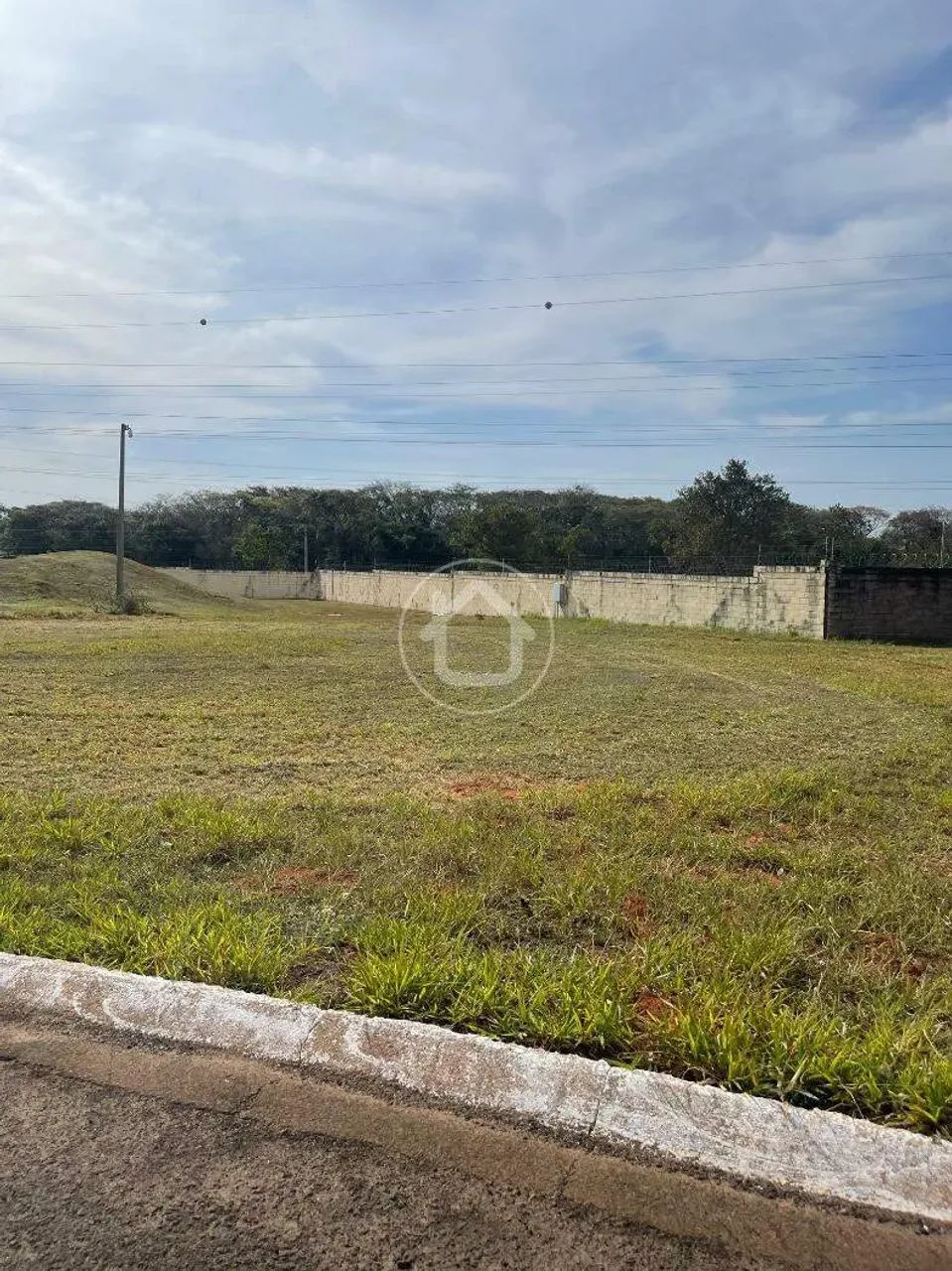 TERRENO BEM LOCALIZADO