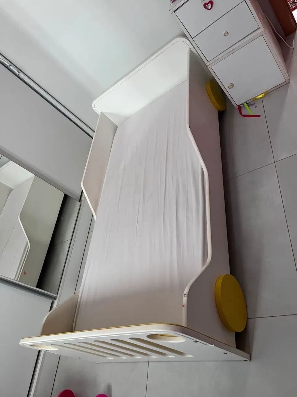 Cama infantil modelo de carro madeira  - Foto 3