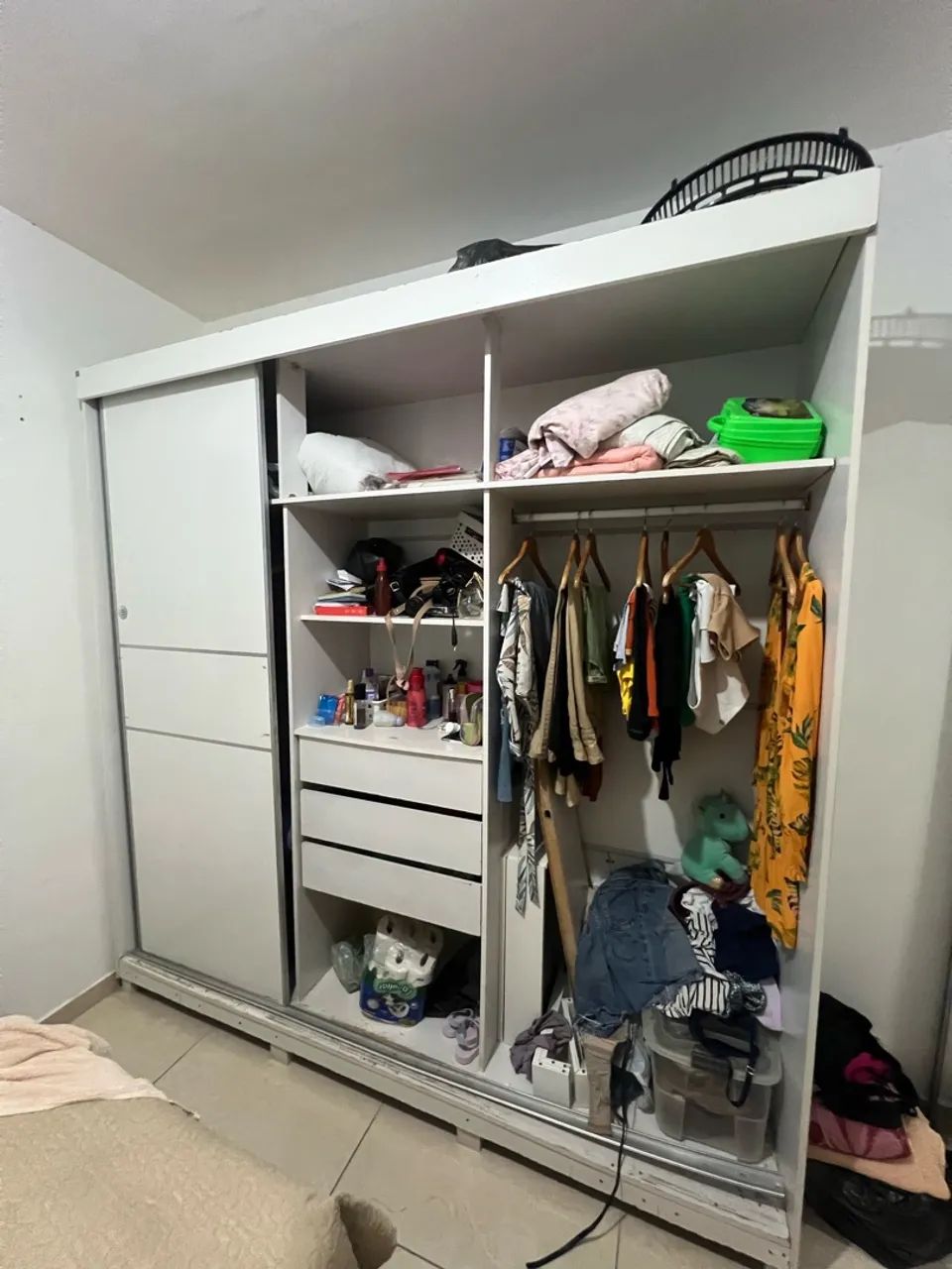 Guarda roupa grande 